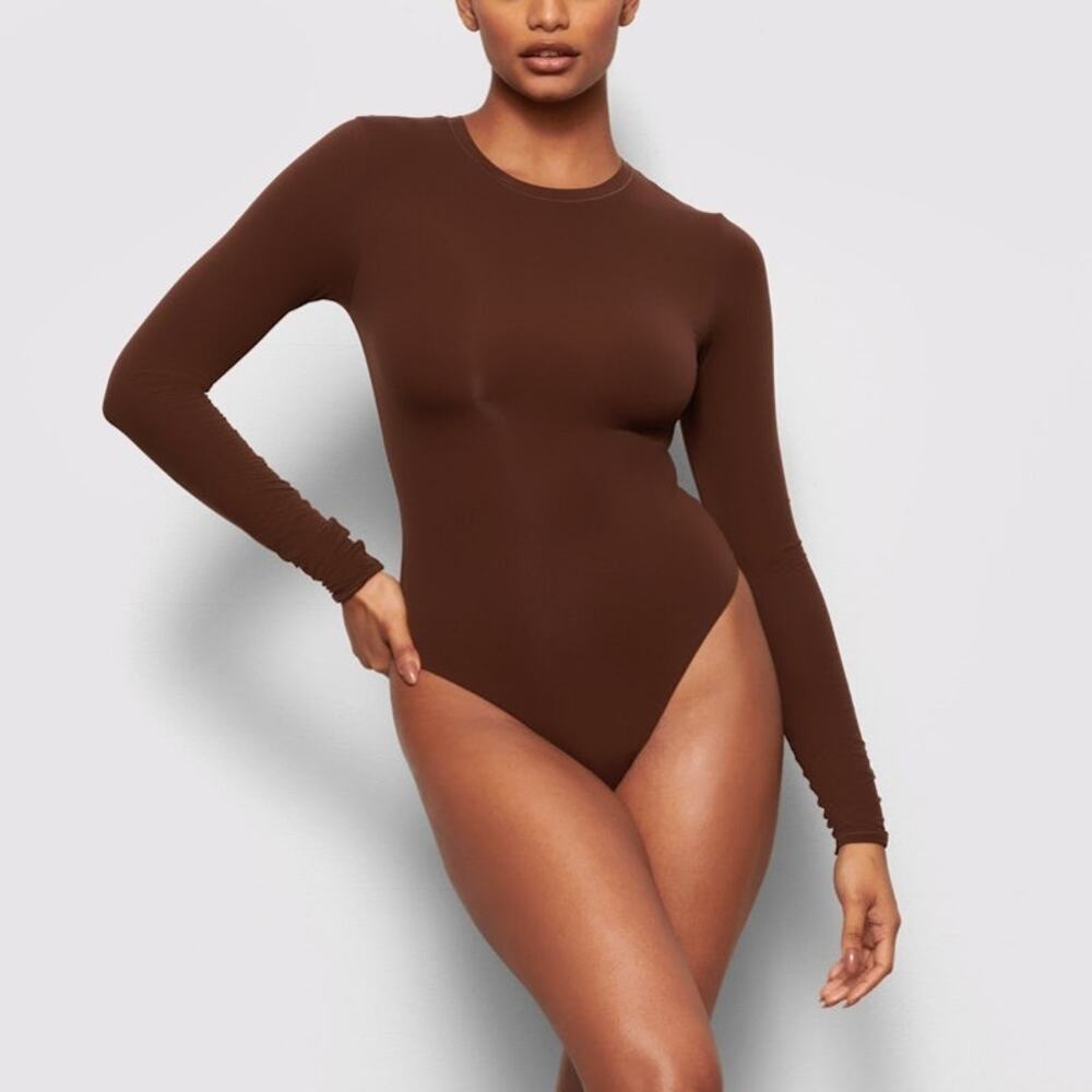 SKIMS FITS EVERYBODY Long Sleeve Crew Neck Bodysuit - Cocoa Size XS NWT #1461